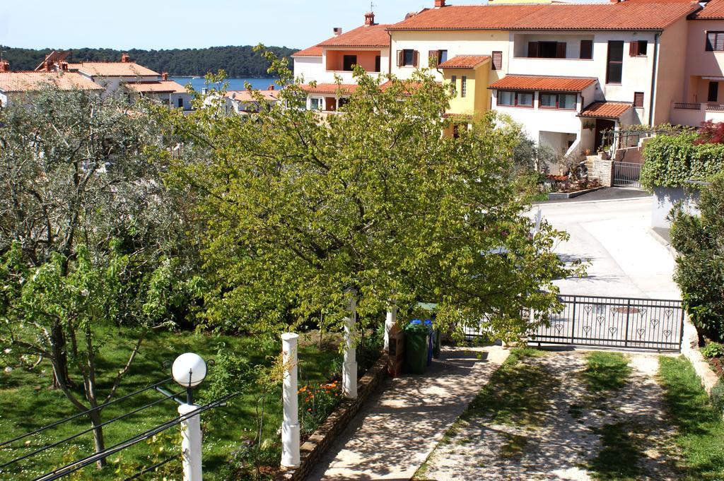 Apartments Cezar Vinkuran Esterno foto