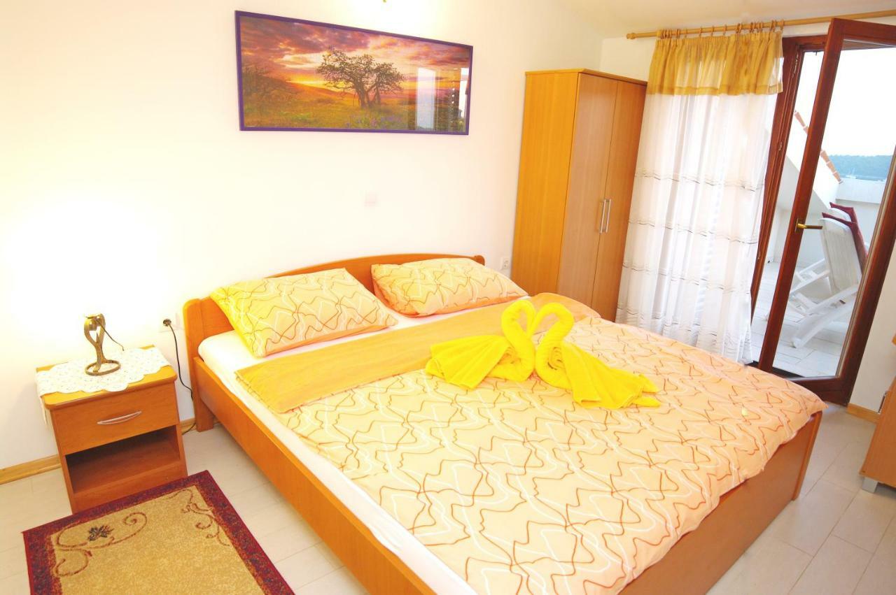 Apartments Cezar Vinkuran Esterno foto